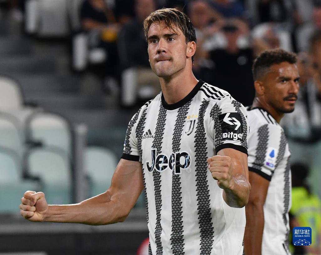 搞笑视频：足坛五大舞蹈排名，第一名猜猜看这是谁？