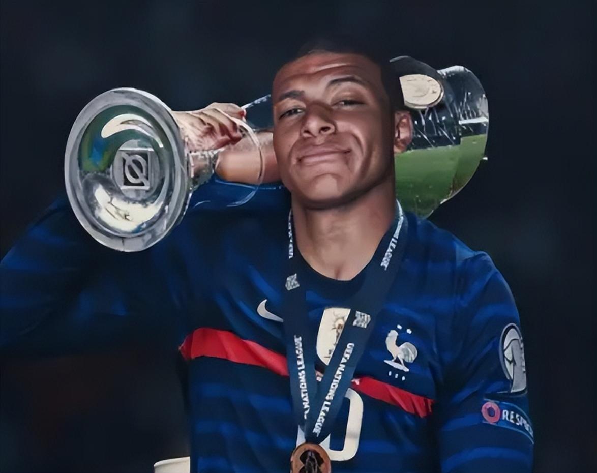 加克波：赢得世界杯是荷兰的目标，我们所有人都会为此努力（加克波：荷兰志在世界杯冠军，全队将为此全力以赴）