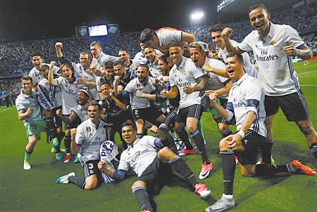 斯洛特：这点球在英超可能不会判；萨拉赫？今晚属于在场球员（斯洛特：这种点球在英超或不会被判；谈萨拉赫：今晚属于在场球员）