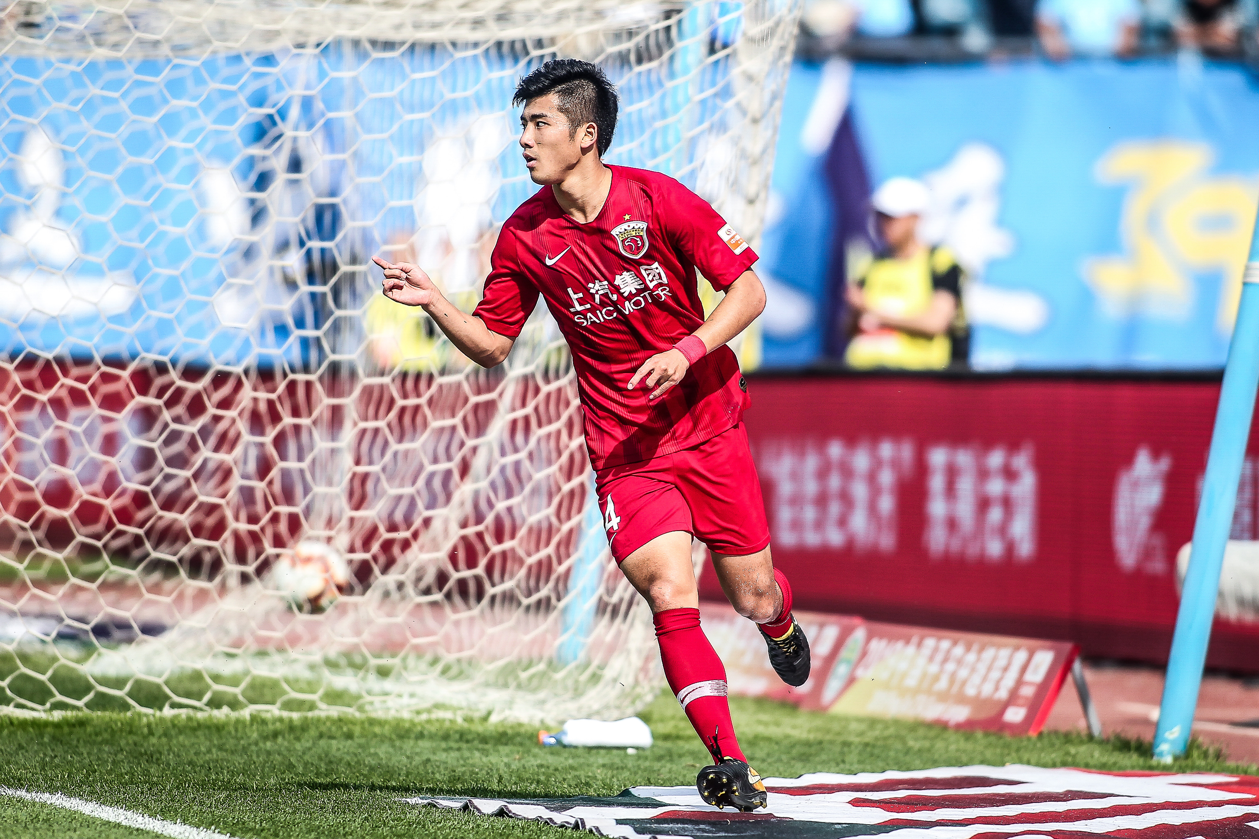 意媒：新星伊万-马耶首次入选一线队，他在国米的未来计划中