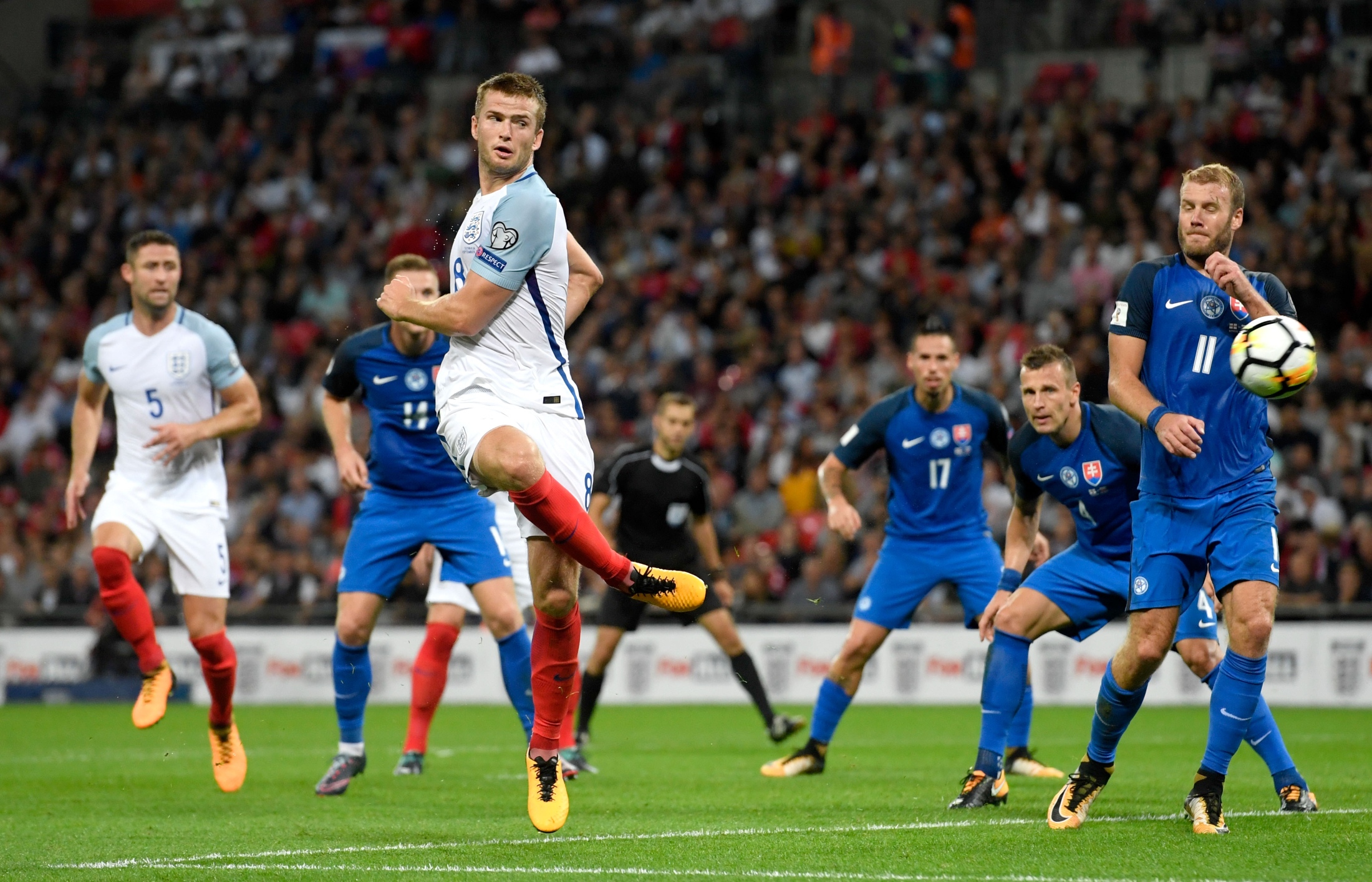 国少出征U17亚预赛23人名单：邝兆镭、谢晋领衔五名留洋在列（国少U17亚预赛23人出征名单公布：邝兆镭、谢晋领衔，五名留洋球员入选）