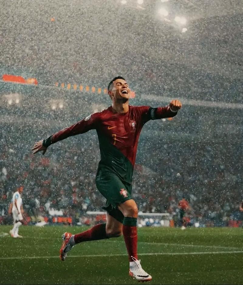 自2012年以来，戴奇是首位欧战开局3场零封的英格兰主教练（戴奇成2012年以来首位在欧战前三场全部零封的英格兰主帅）