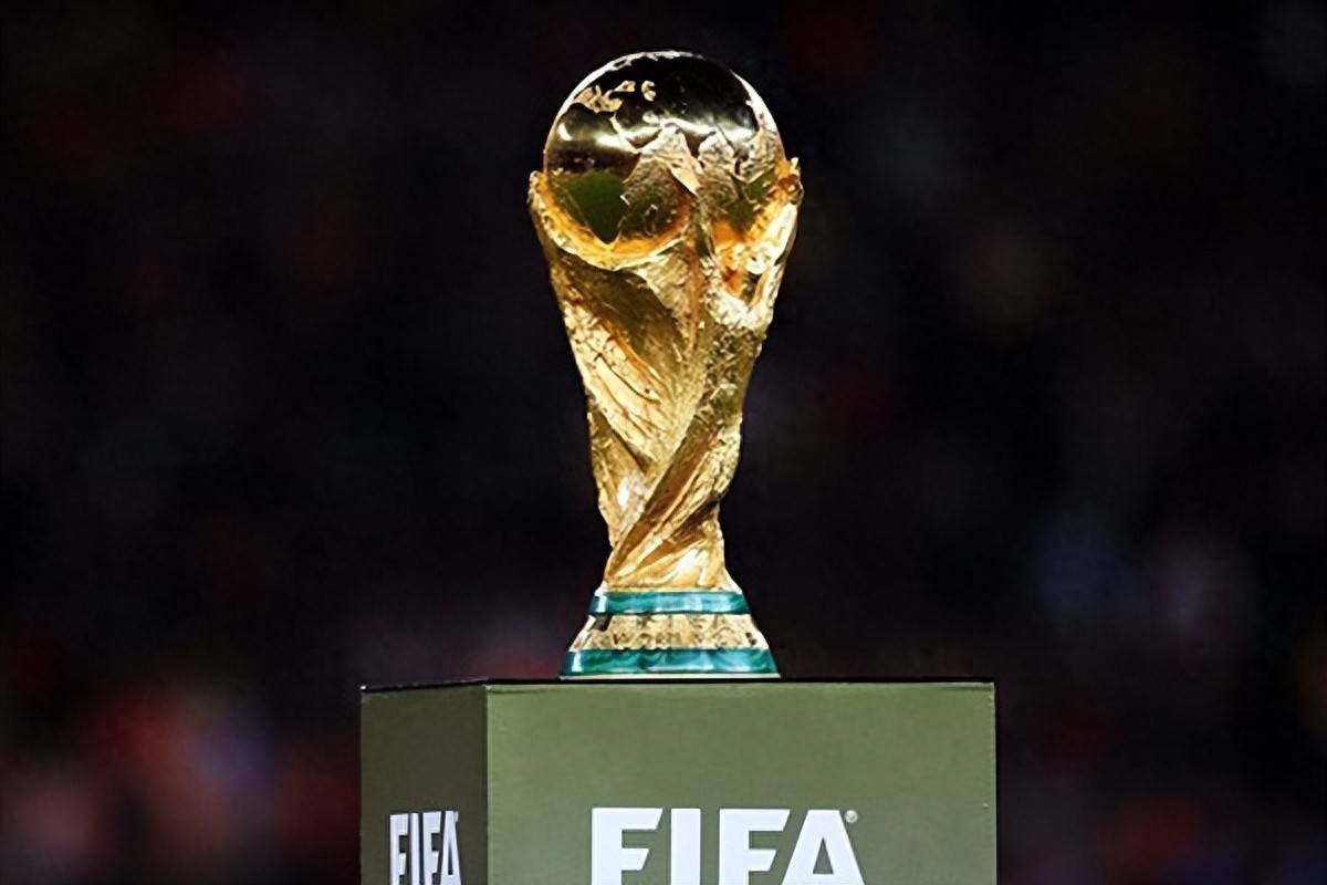 穆尼奥斯：多家豪门的兴趣？为其中任何一家效力都是我的梦想（穆尼奥斯谈豪门兴趣：为任何一家出战都是我的梦想）