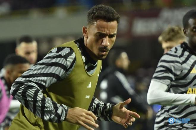 维拉与特拉维夫马卡比的欧联比赛场外爆发抗议活动，11人被捕